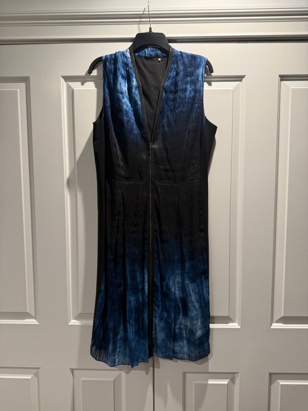 Elie Tahari Blue and Black Sleeveless Ombre Midi Dress